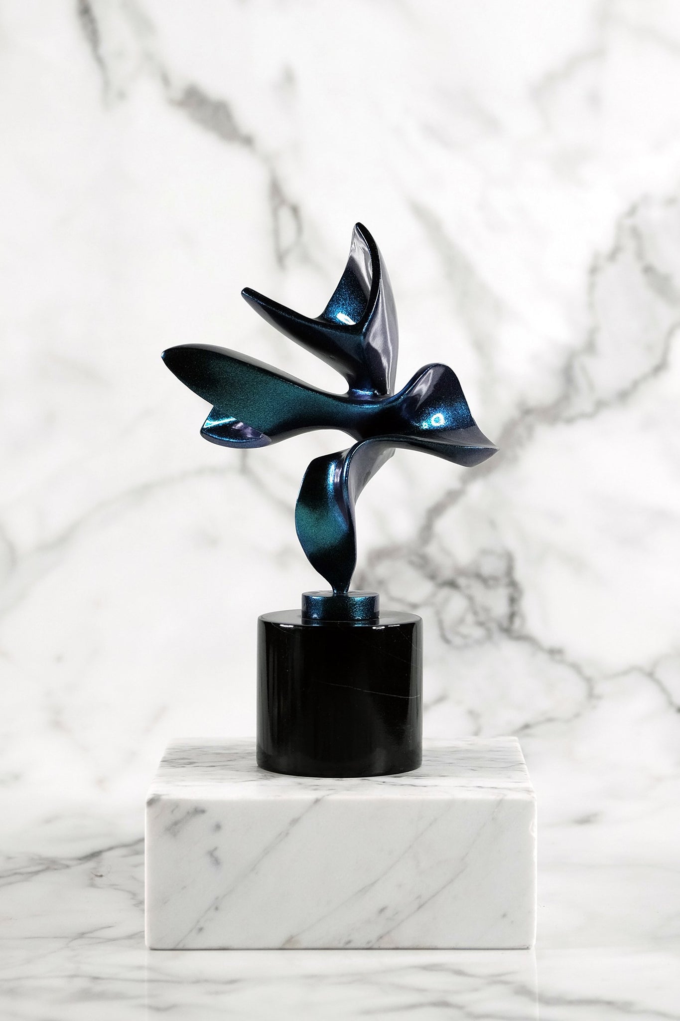 Blue-to-Green Holographic Lacquered Aluminum Sculpture on Marble Base (3)