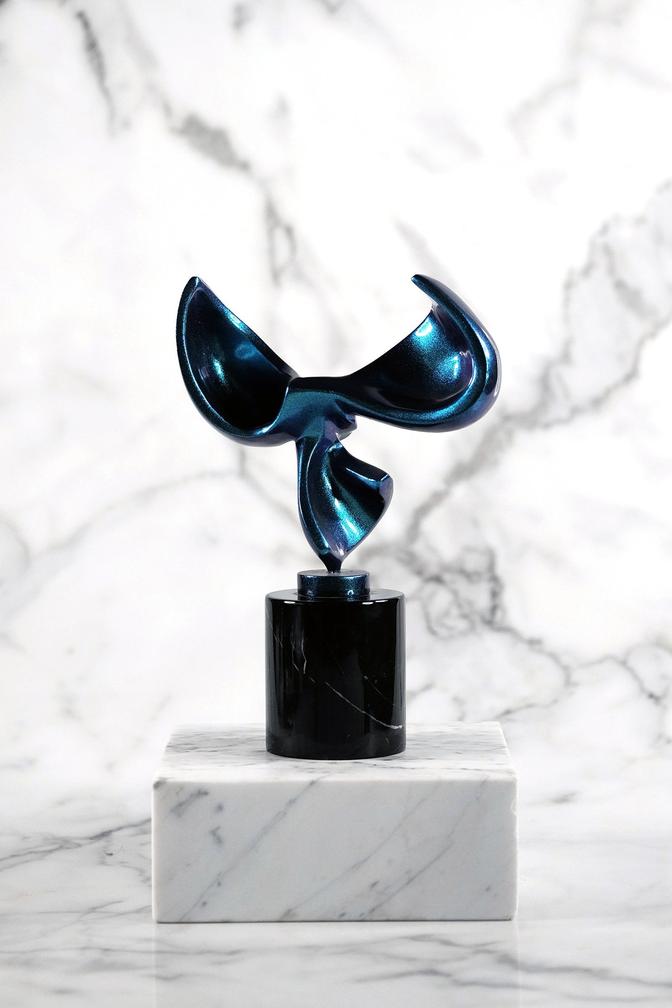 Blue-to-Green Holographic Lacquered Aluminum Sculpture on Marble Base (4)