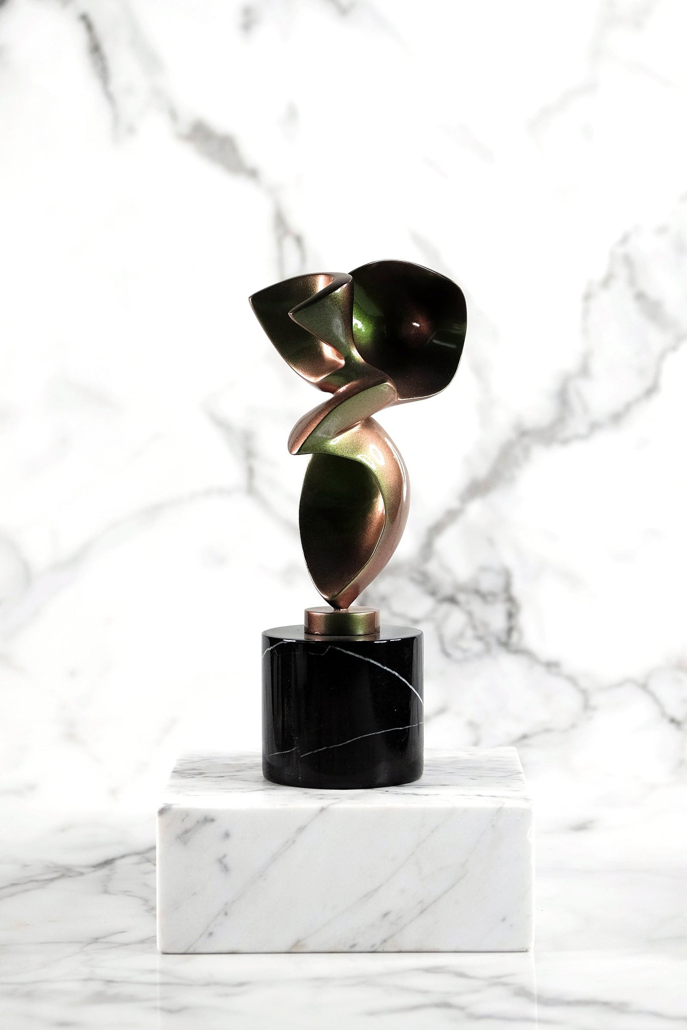 Orange-to-Green Hollographic Lacquered Aluminum Sculpture on Marble Base (3)
